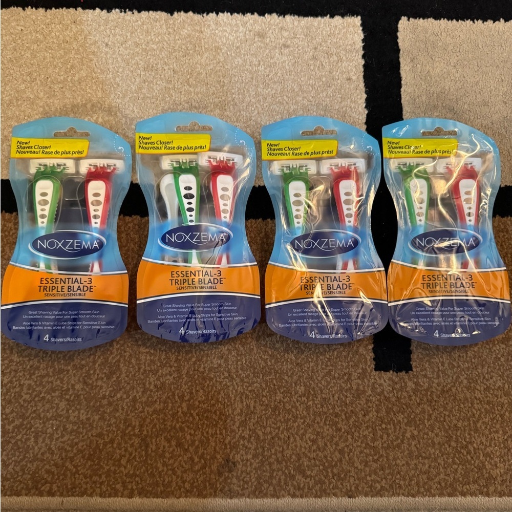 4 Noxzema Essential 3 Triple Blade 4 Packs